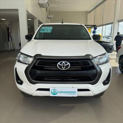 TOYOTA HILUX 2.8 D-4D TURBO DIESEL CD SR 4X4 AUTOMÁTICO TOYOTA HILUX 2.8 D-4D TURBO DIESEL CD SR 4X4 AUTOMÁTICO